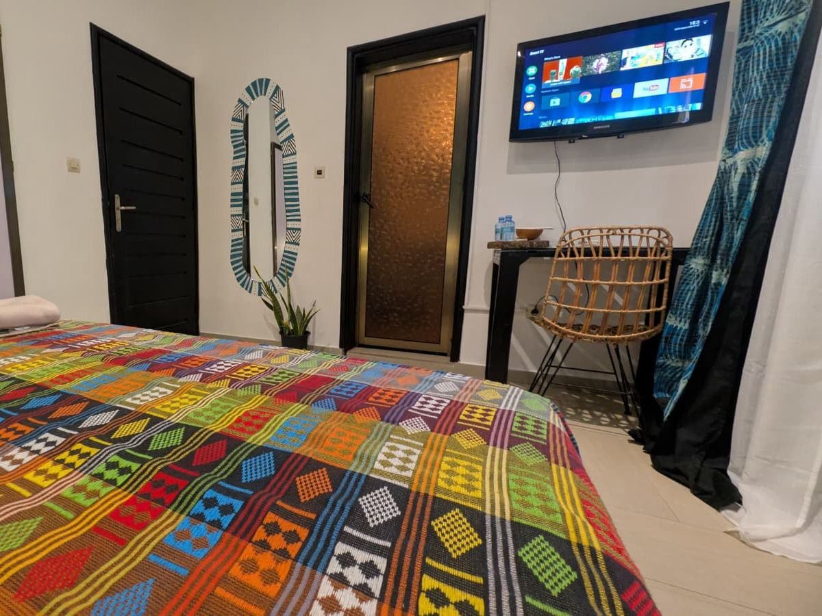 Chambre To (lit double) - maison d'hôtes Canelya, Fidjrossè, Cotonou