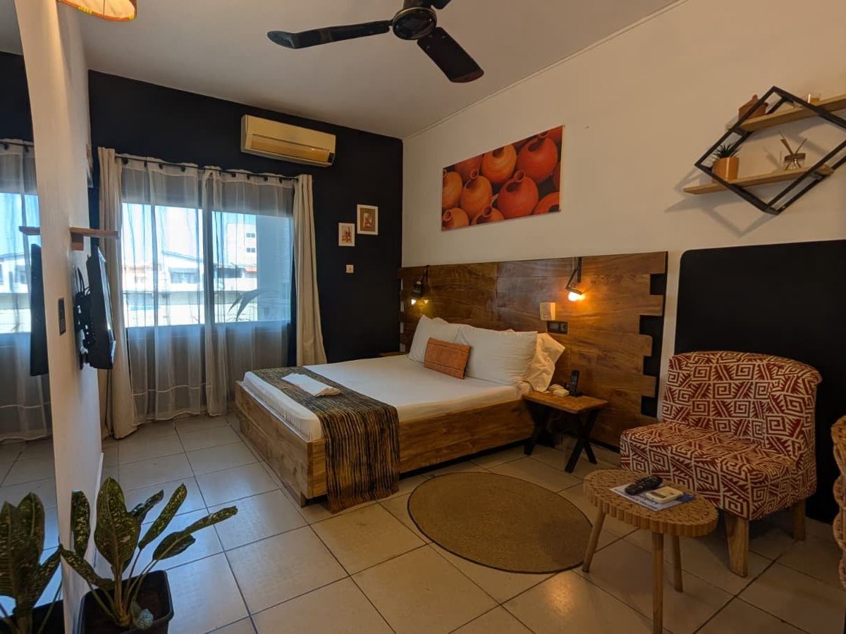 Chambre Blefoutou (lit double) - maison d'hôtes Canelya, Fidjrossè, Cotonou